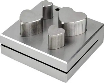 Heart-Shaped Fancy Precision Disc Cutter Punching Die Set, Crafted from Hardened Steel for Metalworking Tools.