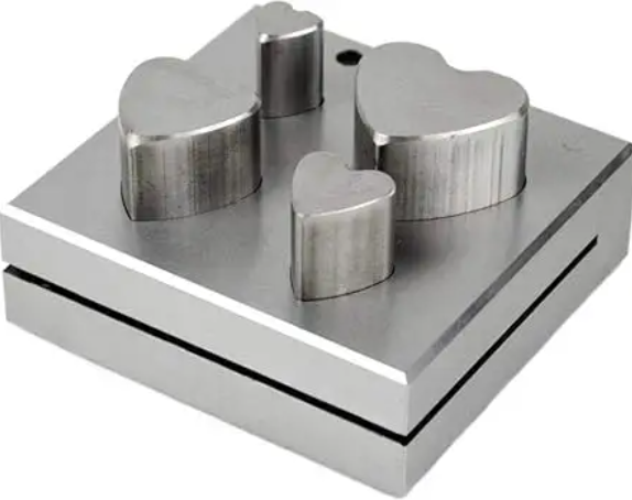 Heart-Shaped Fancy Precision Disc Cutter Punching Die Set, Crafted from Hardened Steel for Metalworking Tools.